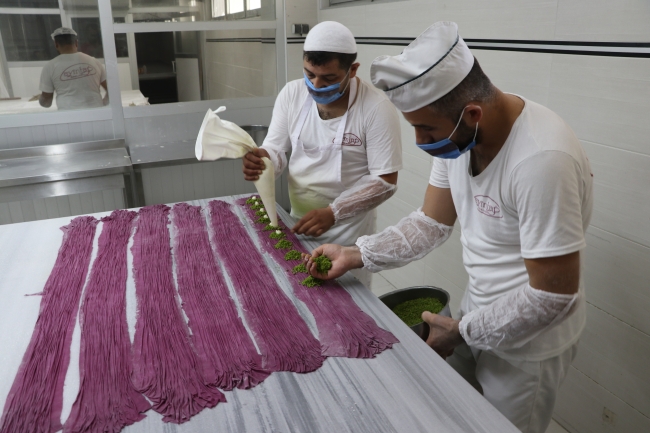 Antap baklavası hem göze hem damağa hitap ediyor