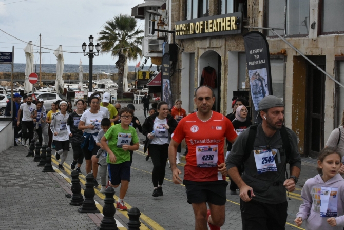 Girne Yarı Maratonu gerçekleşti