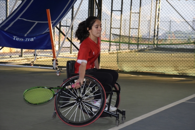 Şırnaklı engelli sporcular Aspendos Open Tenis Turnuvası'na hazırlanıyor