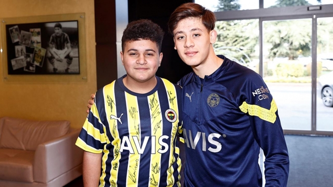 Fenerbahçe depremzede Mehmet Akif Ağaç'ı konuk etti