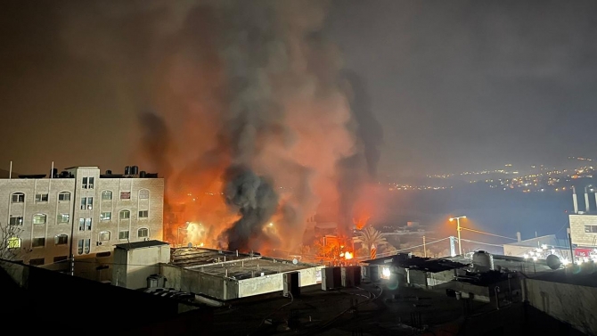 İsrail güçleri ve Yahudi yerleşimciler Nablus'ta Filistinlilere saldırdı