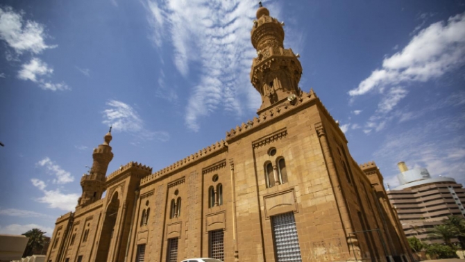 Sudan'ın simgelerinden Hartum Ulu Camii yeniden ibadete açıldı