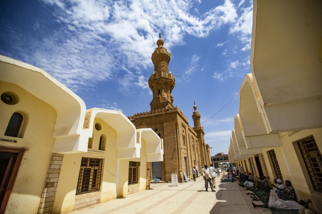 Sudan'ın simgelerinden Hartum Ulu Camii yeniden ibadete açıldı