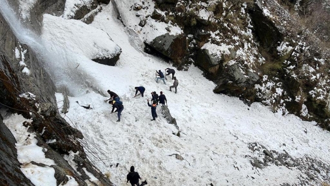 Hindistan'da çığ düşmesi sonucu 6 kişi öldü